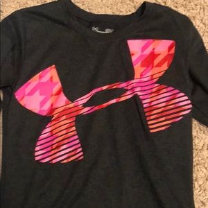Girls Size 6X Long Sleeved Under Armour Shirt